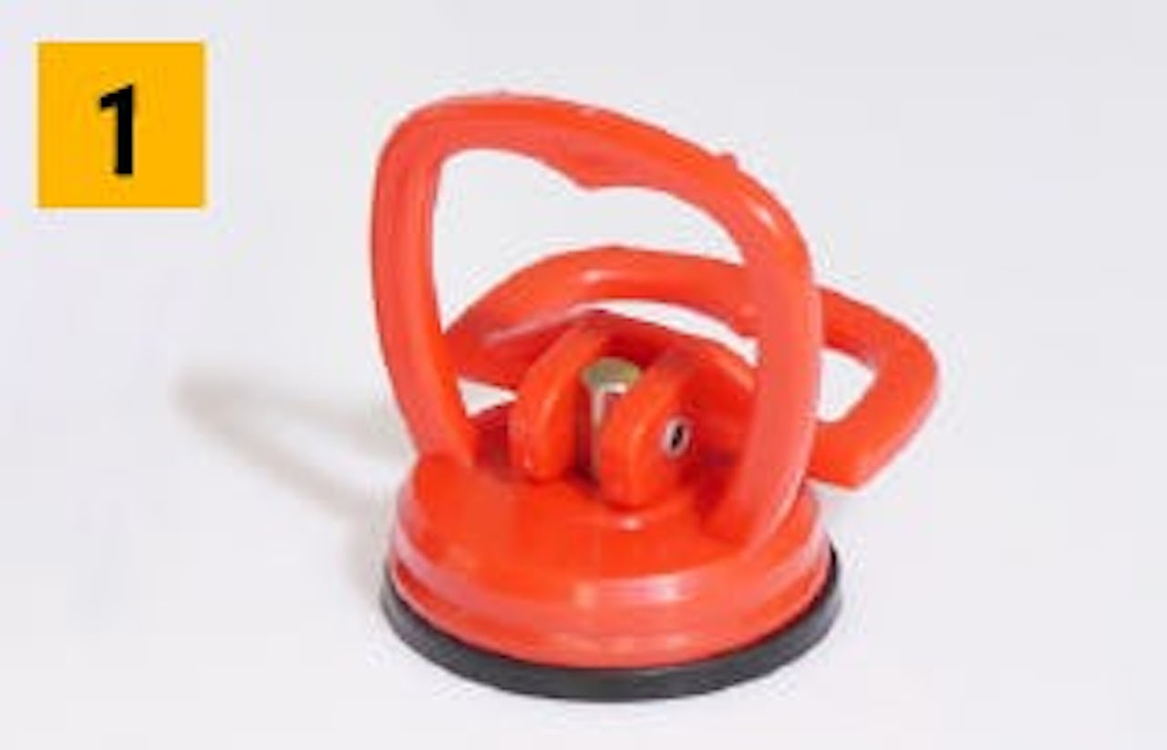 使用方法① - ガラス吸盤 ミニの吸盤を表面に合わせて吸着させる