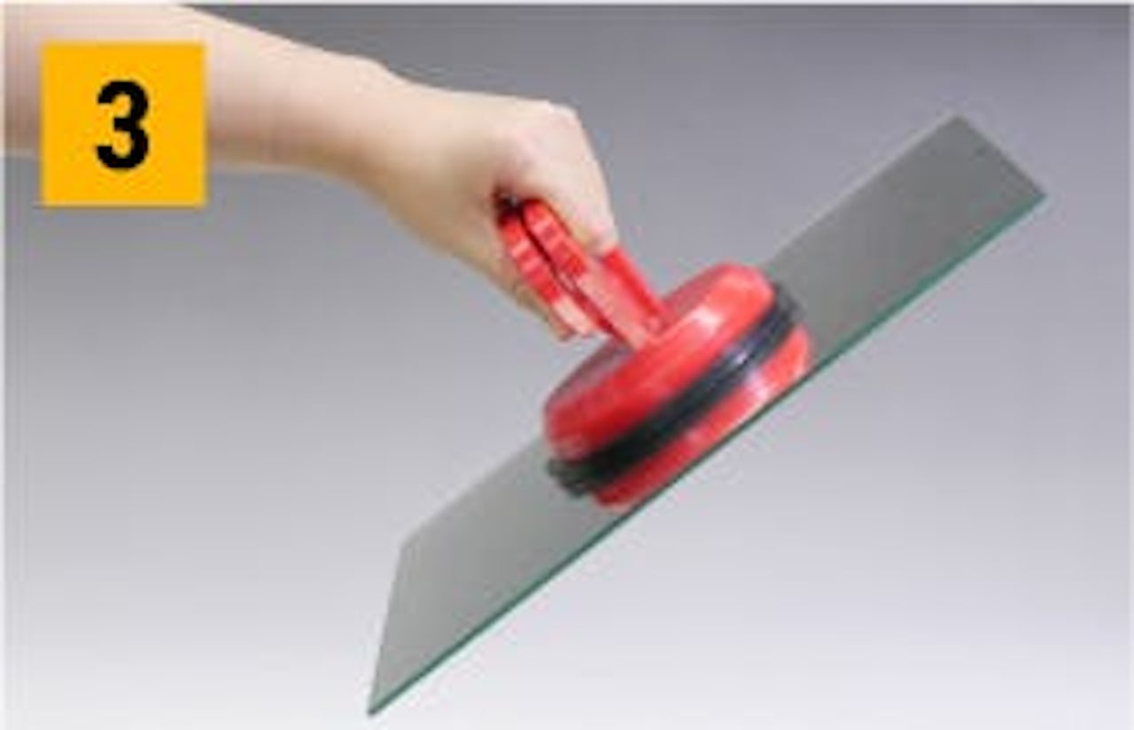 使用方法③ - ガラス吸盤 シングルを吸着させた状態で少し浮かし、完全に吸着されているか確認して完了