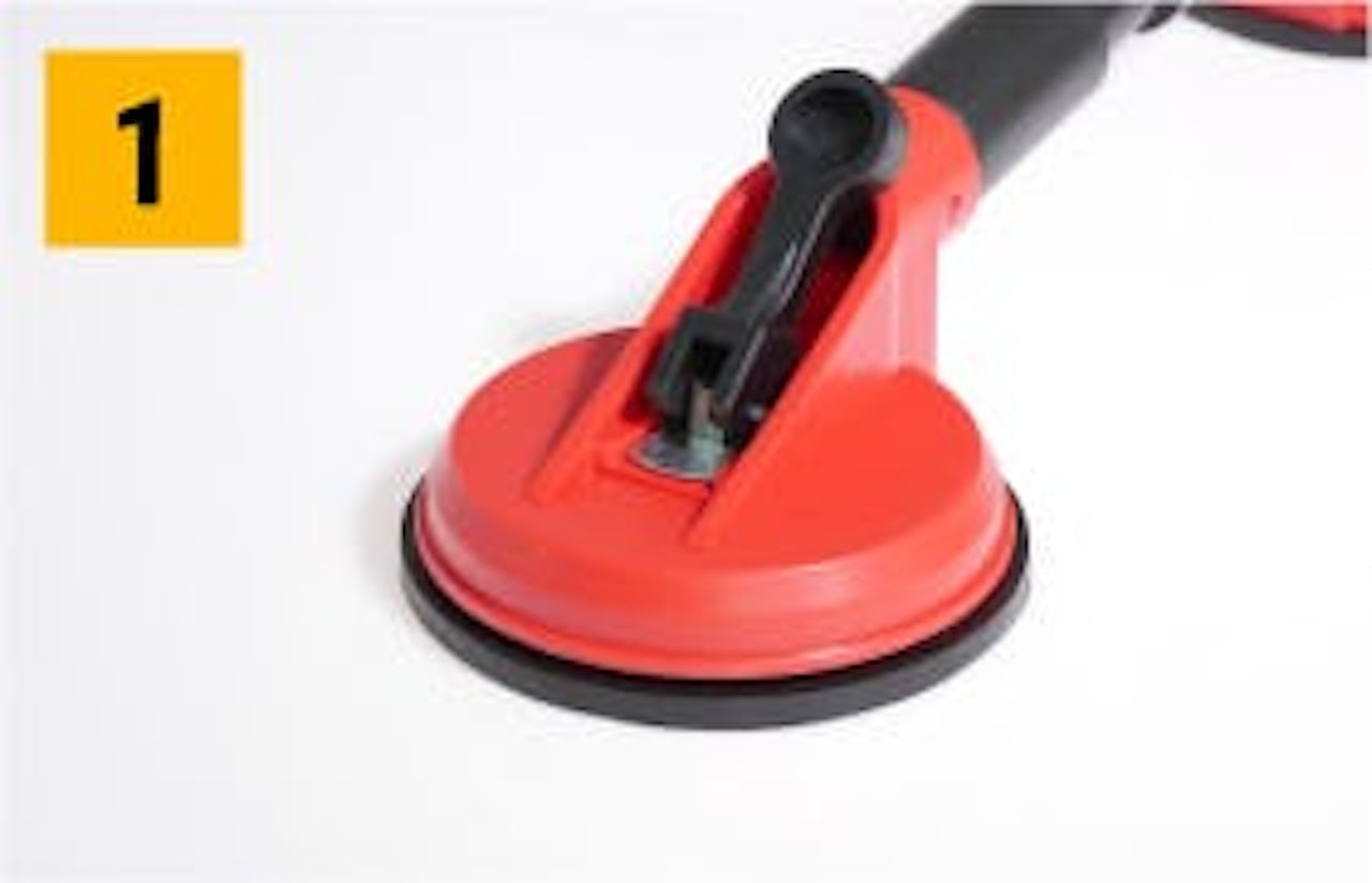 使用方法① - ガラス吸盤 ダブルの吸盤を表面に合わせて吸着させる